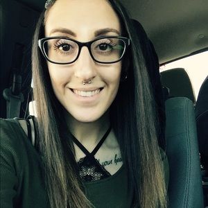 Meet your Posher, Nicole.